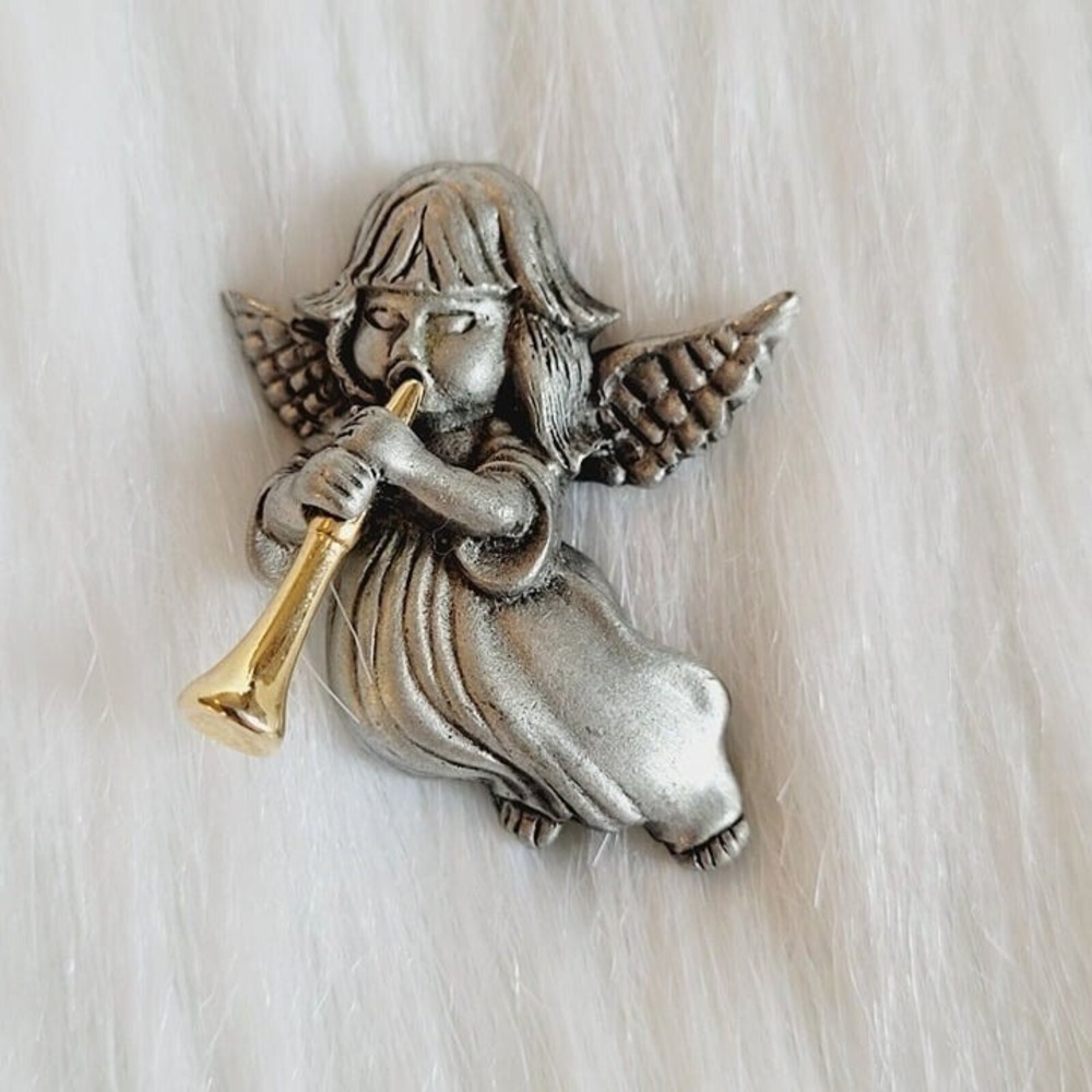 Vintage Daria Signed Pewter Angel Playing Gold Tone Horn 1.25" Brooch Pin 12507